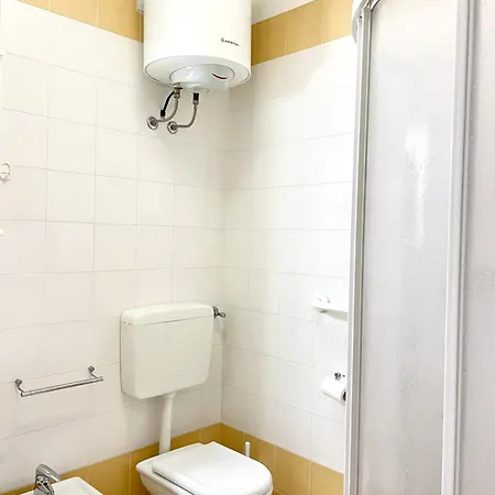 Cam 78 Apartament